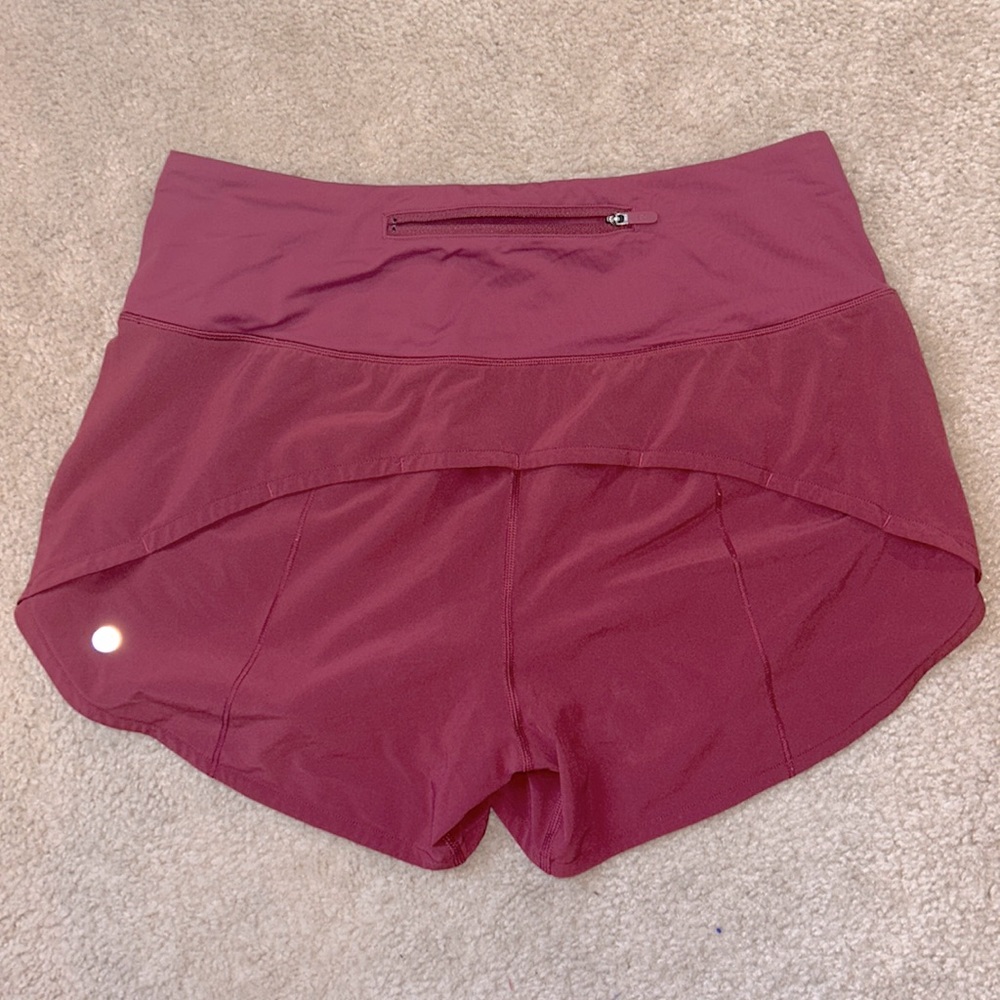 Lululemon Speed Up mid-rise short